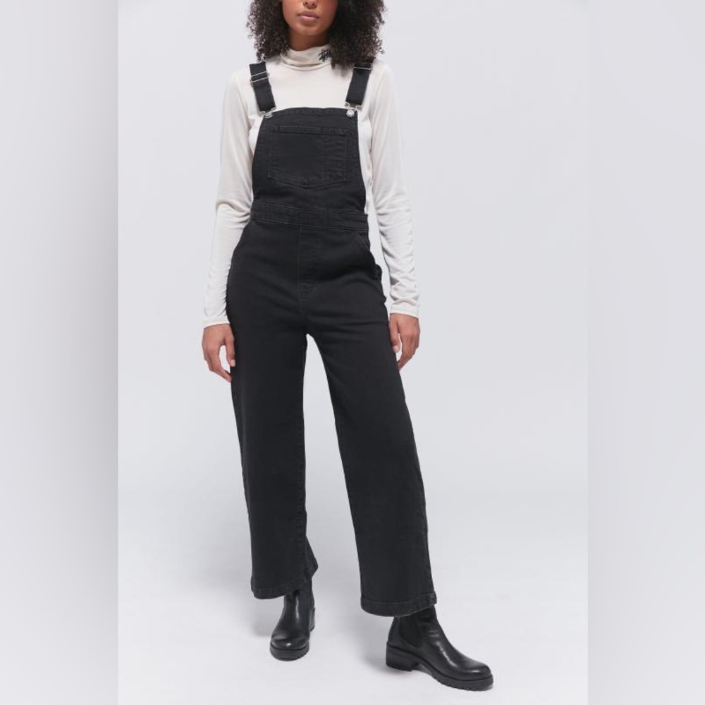 Levi’s Premium Women Ribcage Wide Leg Overalls Black Size 30.